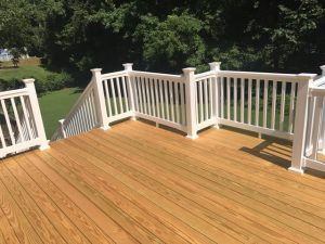 How to Maximize the Lifespan of Wooden Decks