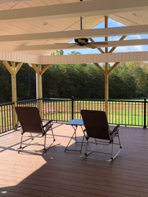 Pet Paradise: Our Favorite Tips for Pet-Friendly Covered Decks